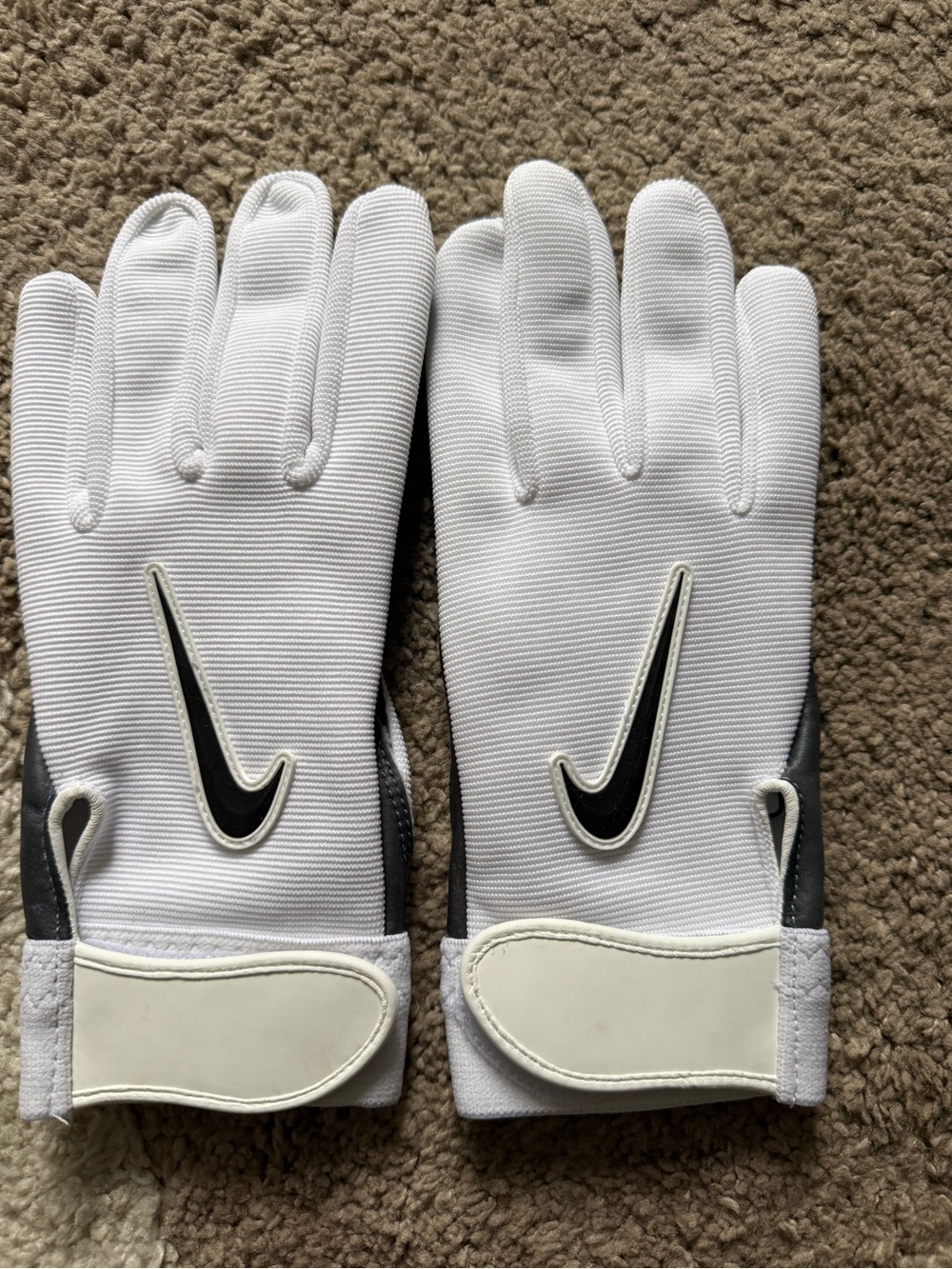 Nike NFL White & Green Football receiver Gloves - Swoosh Logo- Large
